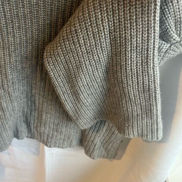 Autumn Cashmere Gray Crew Neck Sweater with cute‎ ruffle sleeves - Picture 6 of 9